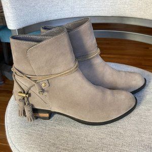 Sorel suede ankle boots, size 8.5